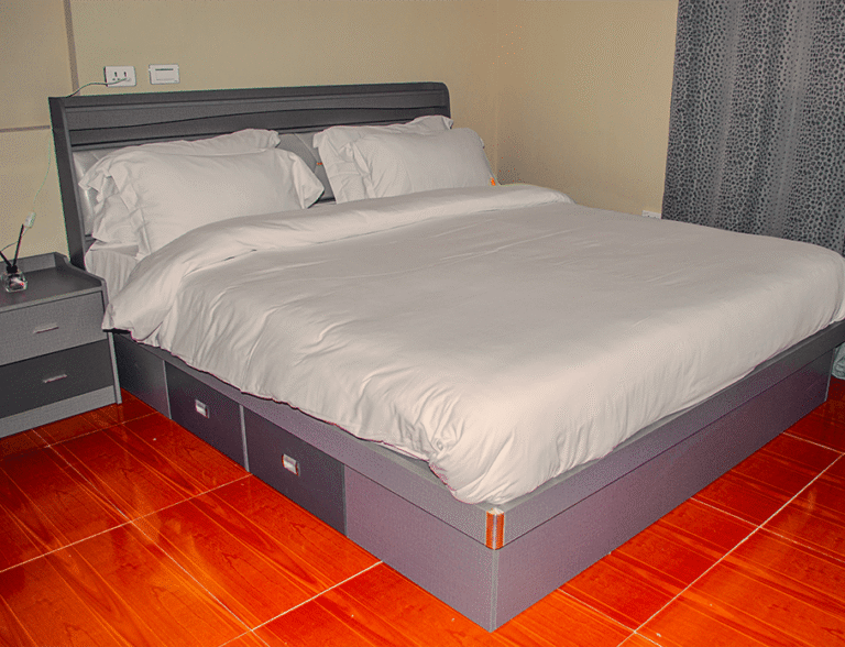 Deluxe Double Room - Image 2