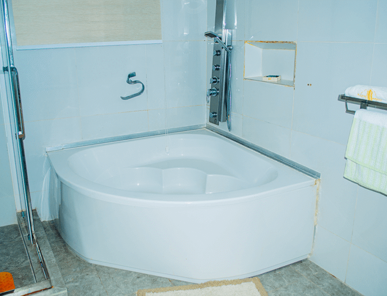 Deluxe Double Room - Image 4